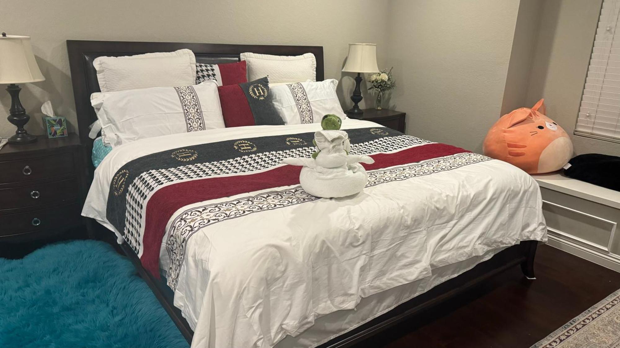 King Bed Big Room 치노힐스 외부 사진