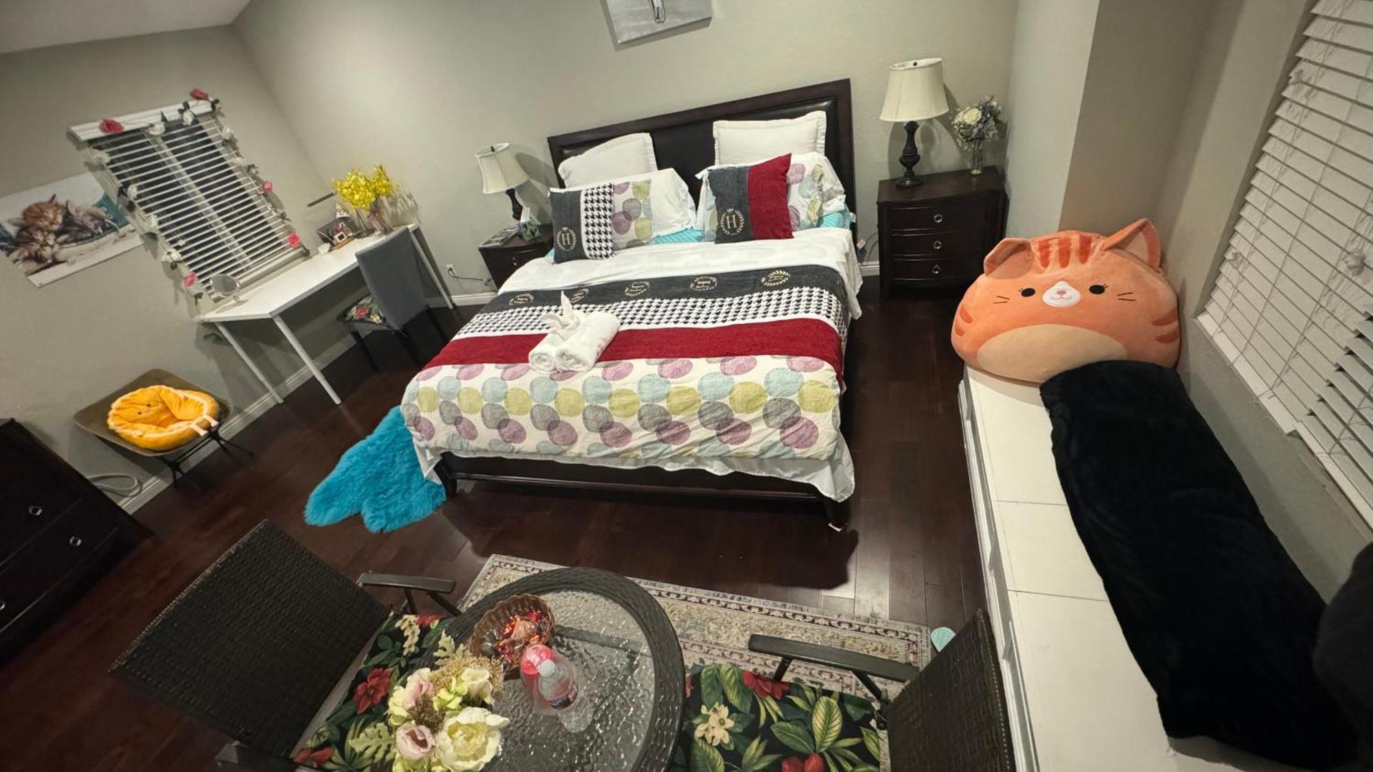 King Bed Big Room 치노힐스 외부 사진