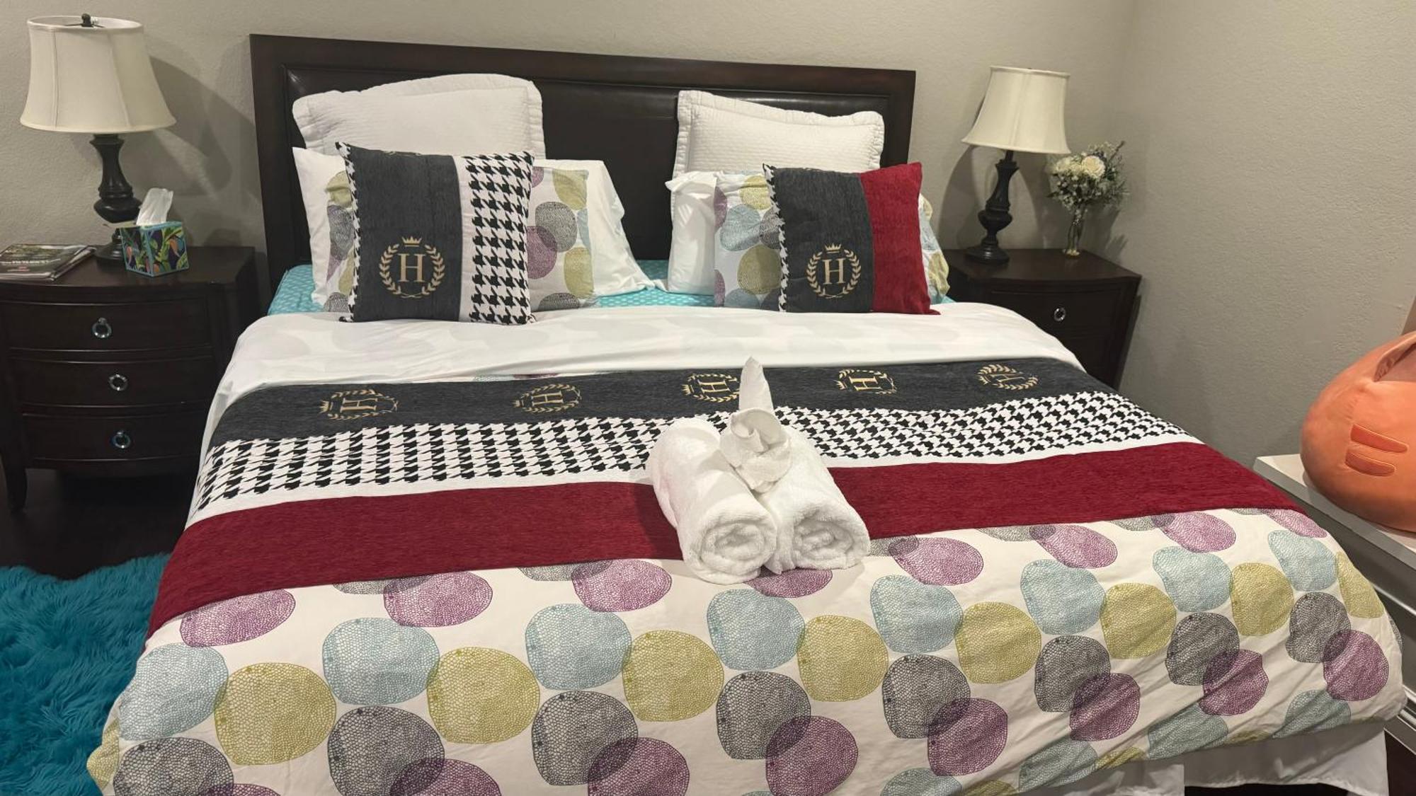 King Bed Big Room 치노힐스 외부 사진